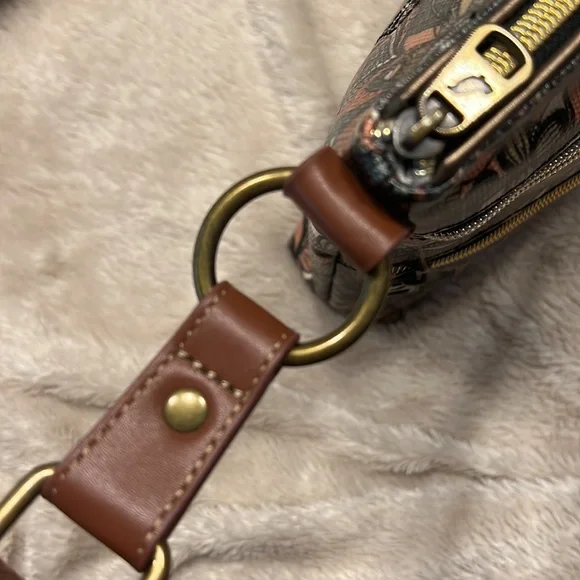 SAKROOTS Artist Circle City Crossbody - Picture 14 of 17